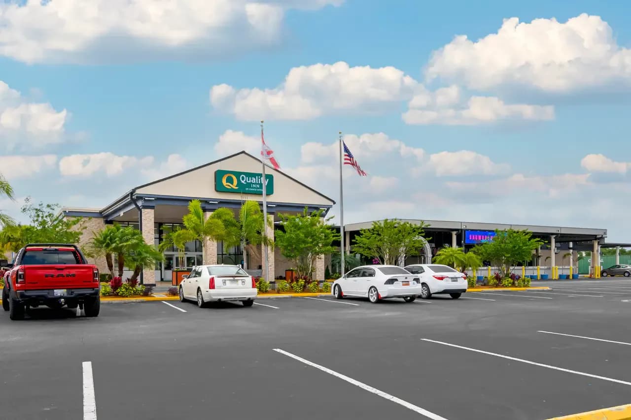 Quality Inn Conference Center — photograph 2